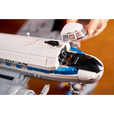 13. LEGO Icons 11378 - Samolot pasażerski Douglas DC-3 PAN AM