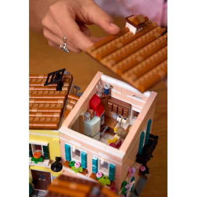 4. LEGO Ideas 21359 Włoska riwiera