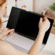 7. Folia prywatyzująca AMAZINGTHING Radix MagPrivacy Film na MacBook Neo 13"
