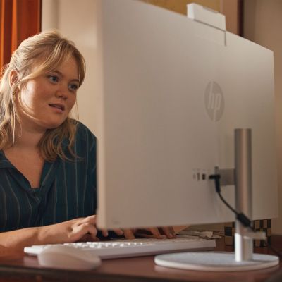 14. HP AiO 27-cr0224nw i5-1335U 27.0"FHD IPS 300nits AG 16GB DDR4 3200 SSD512 Iris Xe Graphics LAN Cam1080p+IR NoOS Shell White Shell White 2Y