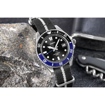 12. Zegarek Męski CASIO MDV-10C-1A2VEF + BOX