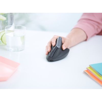 5. Mysz Logitech MX 910-005448 (optyczna; 4000 DPI; kolor czarny)