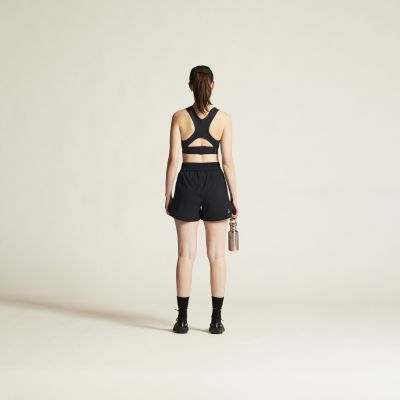 5. Damskie Spodenki CORE ESSENCE SHORTS W