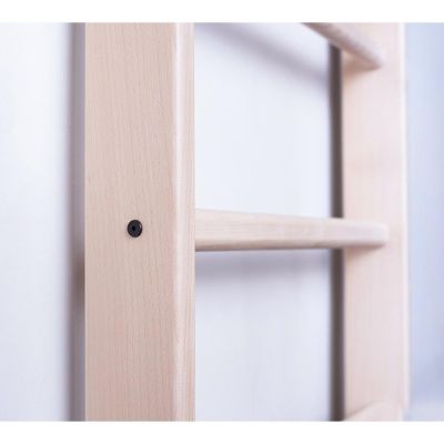 16. DRABINKA Z DREWNIANYM DRĄŻKIEM I AKCESORIAMI BENCHK 112+A204