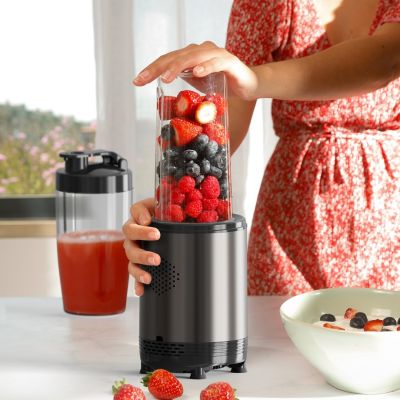 4. Blender personalny Black+Decker BXJBA1203E |1000W + 2 butelki +  2 zakrętki