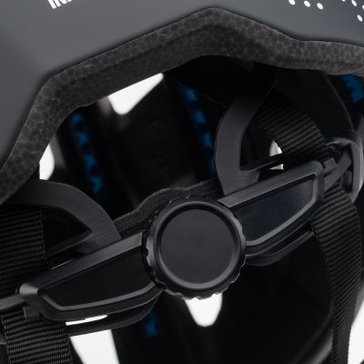 7. Kask TRIADE