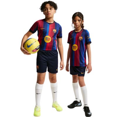 7. Spodenki dla dzieci Nike FC Barcelona 2026/27 Stadium Home granatowe II1719 498