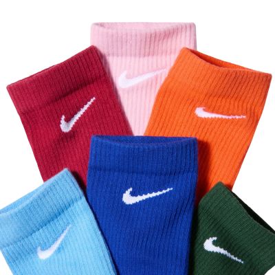 4. Skarpety Nike Everyday Elevated 6 par kolorowe HQ8021 915
