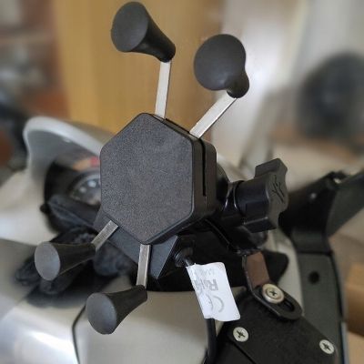 8. Uchwyt na telefon i ładowarka FreedConn MC7C + BM2R mocowanie do główki ramy