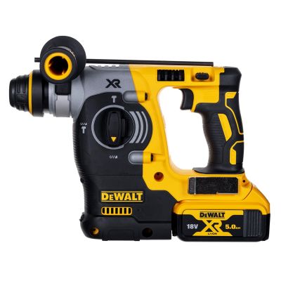 9. Zestaw COMBO 18V DCK422P3 DEWALT
