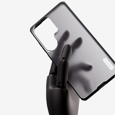 8. Etui Nillkin Super Frosted Shield Pro na Samsung Galaxy S26 Ultra - półprzezroczysto-czarne