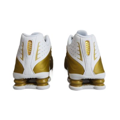 4. Buty sportowe Nike Shox R4 Metallic Gold White (GS) Złote - CW2626-700