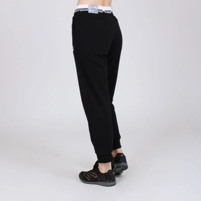 7. Spodnie Puma Amplified W 585916 01