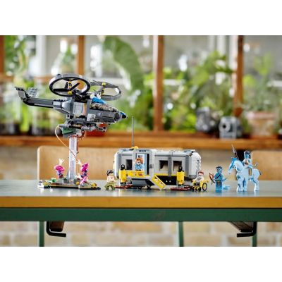 10. LEGO Avatar 75573 Latające góry: stanowisko 26 i Samson ZPZ