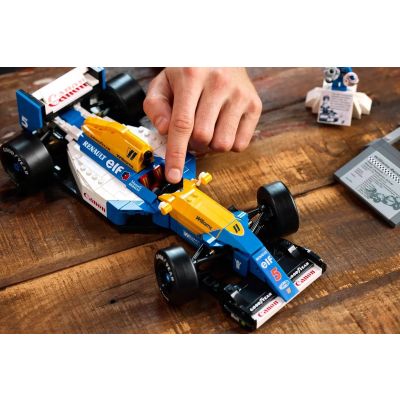 10. LEGO ICONS 10353 Williams Racing FW14B i Nigel Mansell
