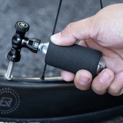 4. Pompka CO₂ Rockbros głowica zawór ze stopu aluminium bez naboju kompatybilna z Presta/Schrader - czarna