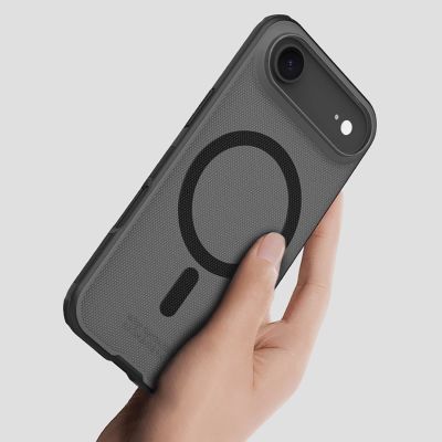 9. Etui Nillkin Super Frosted Shield Pro kompatybilne z MagSafe na iPhone 17 Air - przezroczyste czarne