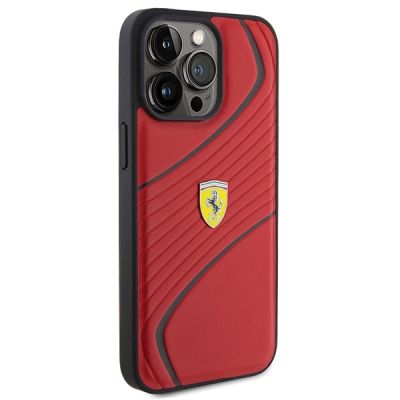 4. Etui Ferrari Twist Metal Logo na iPhone 15 Pro Max - czerwone