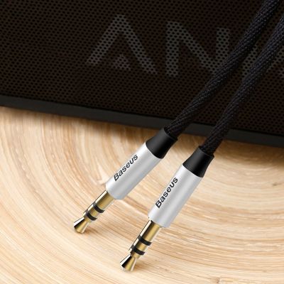 15. Baseus Yiven M30 kabel audio stereo AUX 3,5 mm męski mini jack 1,5m srebrno-czarny (CAM30-CS1)