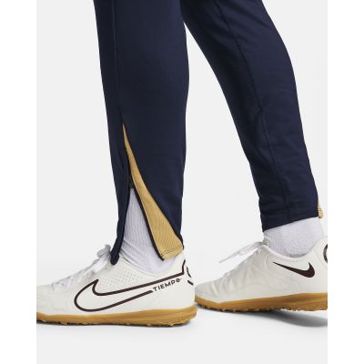 5. Spodnie Nike FC Barcelona DF Strike M KPZ FJ5401-451