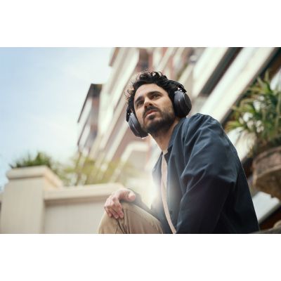117. POLY Zestaw słuchawkowy Voyager Surround 80 UC USB-C + przejściówka USB-C/A