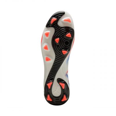 6. Buty piłkarskie Puma Future 8 Pro FG/AG M  108588 01