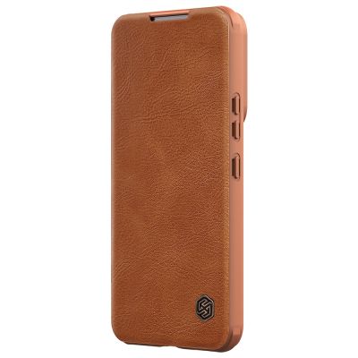 4. Nillkin Qin Leather Pro Case etui do Samsung Galaxy S22+ (S22 Plus) osłona na aparat kabura pokrowiec obudowa z klapką brązowy