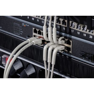 3. Digitus Kabel krosowy kątowy CAT 6A F-FTP, miedź, 0,5 m, szary, 10 szt.