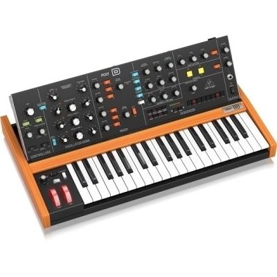10. Behringer POLY D Syntezator analogowy