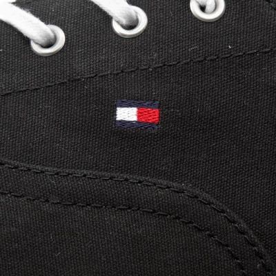 8. Buty Tommy Hilfiger Harlow 3D M FM56820915-990