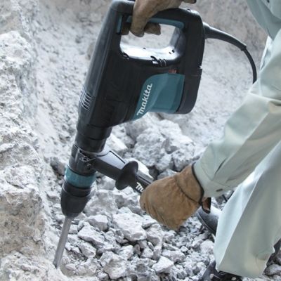 2. Makita HM1101C młot udarowo-obrotowy