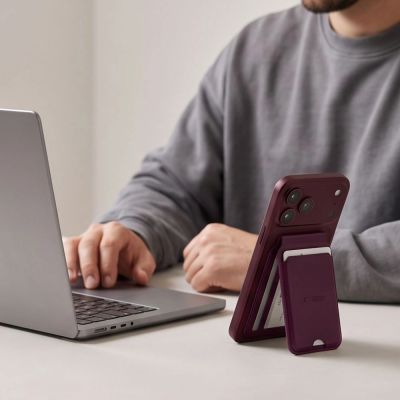 6. Portfel magnetyczny Tech-Protect MagWallet Stand MagSafe na telefon - burgundowy