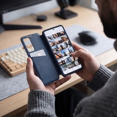6. Etui Tech-Protect Smart Wallet na Samsung Galaxy S26 FE - granatowe matowe