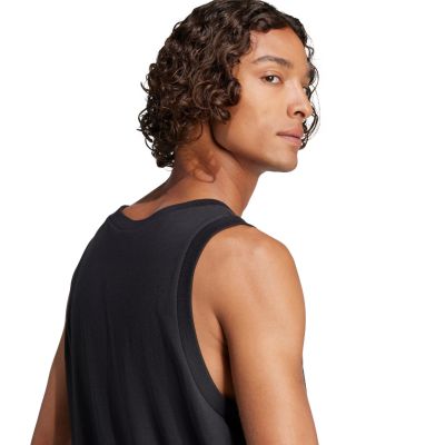 5. Koszulka męska adidas Essentials Small Logo Tank czarna JE8986