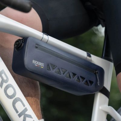 4. Torba rowerowa Rockbros AS-140 ROAD TO SKY wodoodporna pod ramę 1,7 l - niebieska