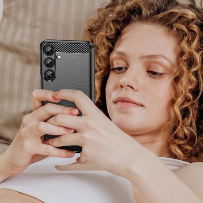 7. Etui Carbon Case na Samsung Galaxy S26 - czarne