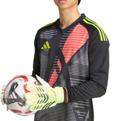 12. Rękawice bramkarskie adidas Predator Training M JN5356