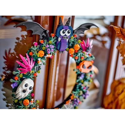 6. LEGO Inne 40825 - Wieniec na Halloween