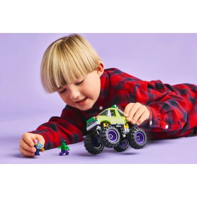 7. LEGO MARVEL 76312 Monster truck Hulka kontra Thanos