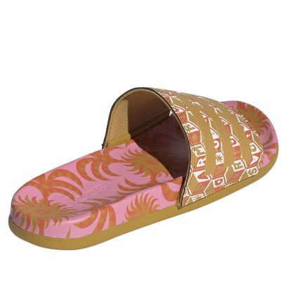 4. Klapki adidas Adilette Comfort W IG1269