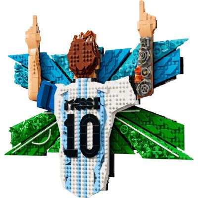 3. LEGO Editions 43018 - Lionel Messi: Cieszynka