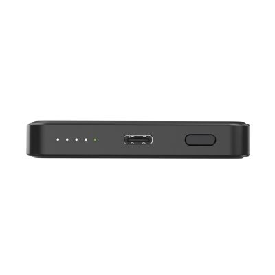 4. GEMBIRD POWERBANK Z ŁADOWANIEM BEPRZEWODOWYM 15W 5000MAH, CZARNY