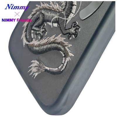 11. Etui Nimmy Dragon MagSafe na iPhone 16 - szare