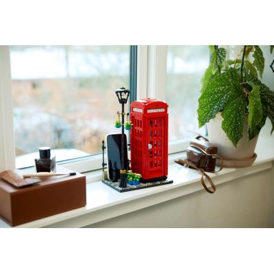 12. Lego 21347 Ideas - Czerwona londyńska budka telefoniczna