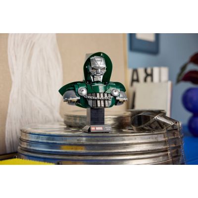 10. LEGO Super Heroes 76345