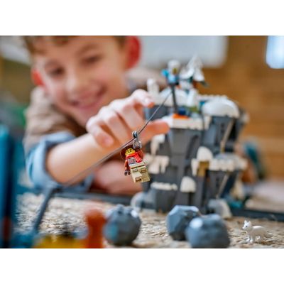 11. LEGO City 60470 Ekspres polarny arktycznych odkrywców