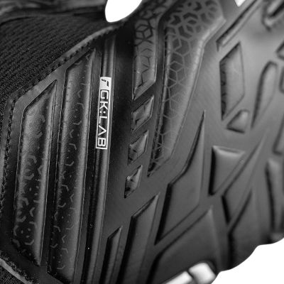 13. Rękawice bramkarskie Reusch Attrakt Resist 5570615 7700