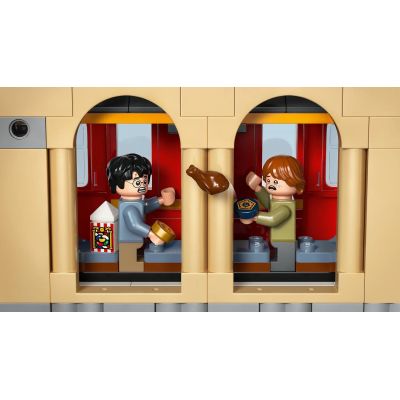 8. LEGO Harry Potter 76450 Book nook: Ekspres do Hogwartu