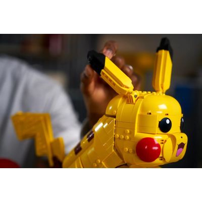 12. LEGO Pokemon 72152 - Pikachu i Pokeball