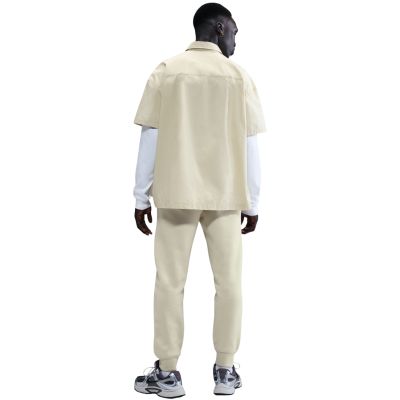 7. Spodnie męskie Nike Club BB Jogger kremowe FN3787 229